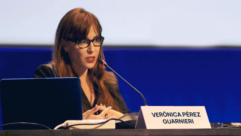 Veronica en conferencia